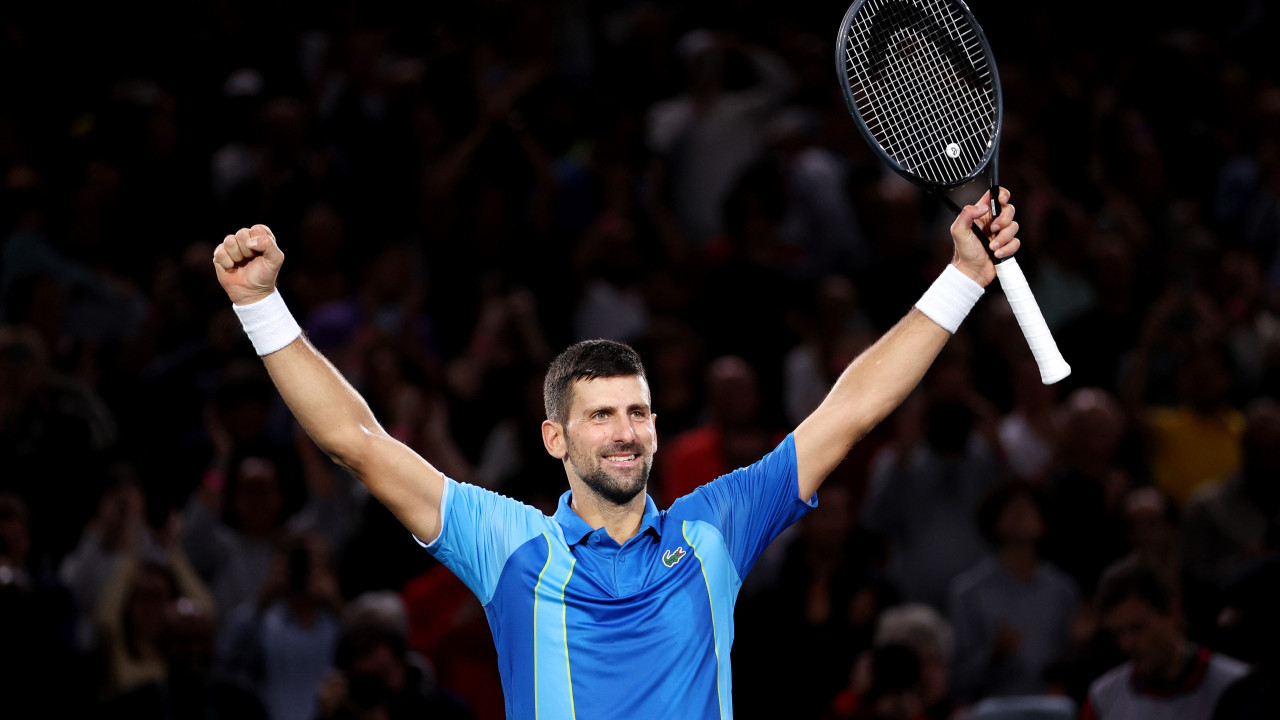 Djokovic amplia recorde a 20 vitórias seguidas contra Monfils e avança às quartas em Brisbane